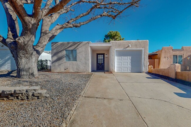 Building Photo - NE 1248/sf 3/BD 2/BA 1/CG