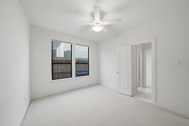 Building Photo - 1628 Van Buren St