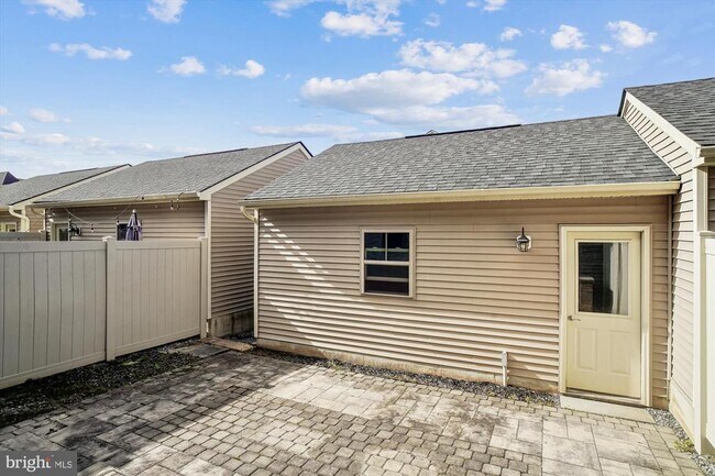 Building Photo - 3038 Jacobs Garden Ln