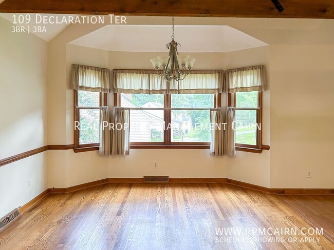 Building Photo - 109 Declaration Terrace