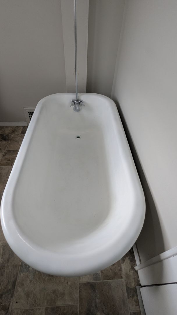 Building Photo - Charming 3-bedroom, 1-bathroom home locate...