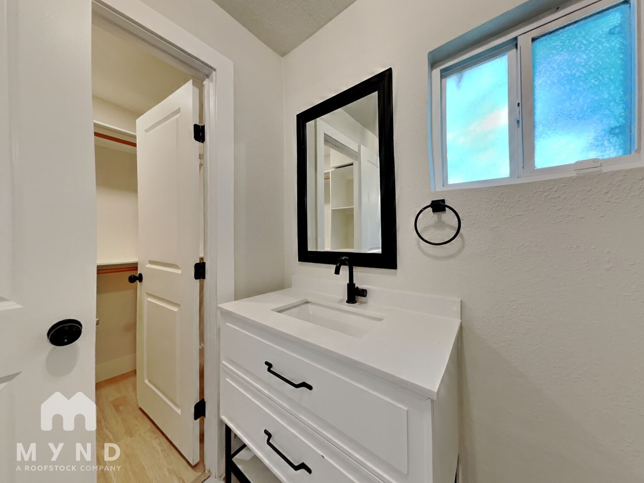 Building Photo - 115 Fredonia St