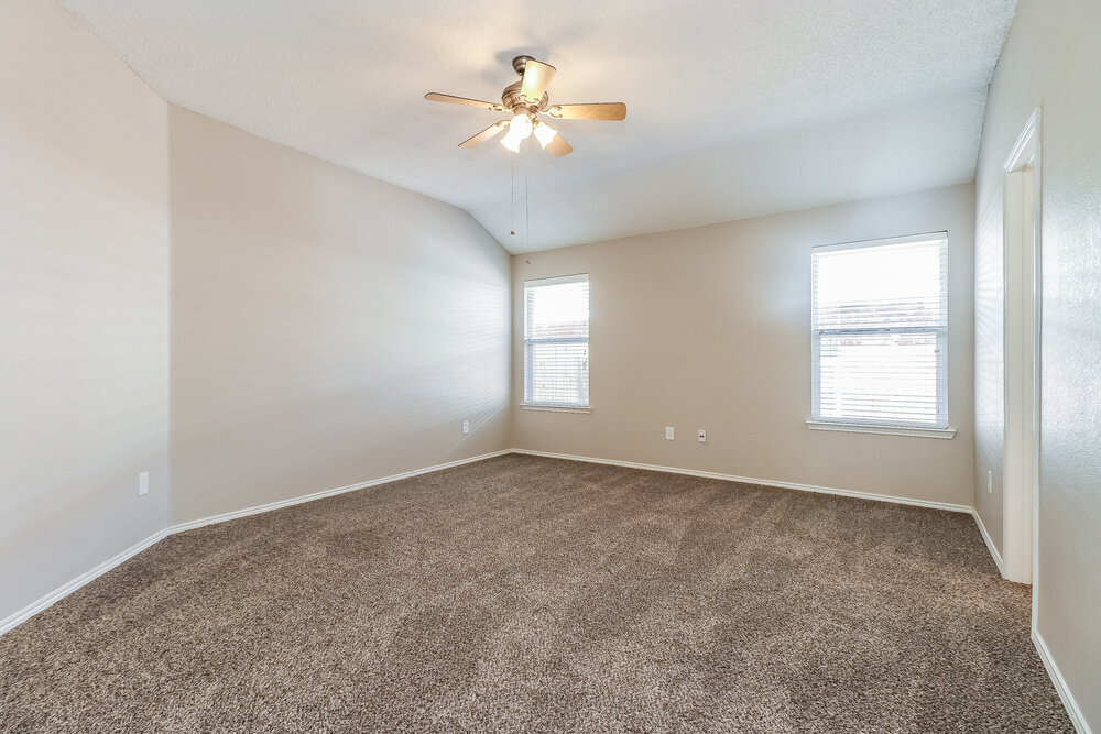 Building Photo - 721 Horseshoe Ct