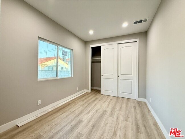 Building Photo - 1221 N Azusa Ave