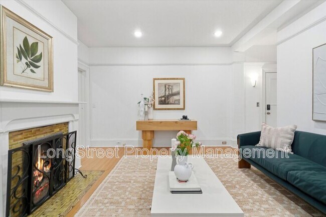 Building Photo - 2338 NW Hoyt St