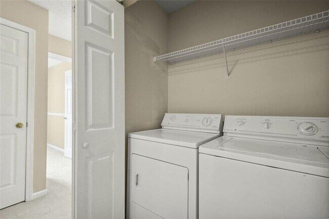 Building Photo - 14 Highoak Dr