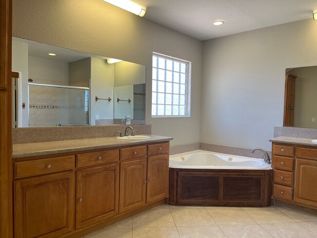 Building Photo - COMING SOON!! 4 bedrooms 2 bathroom home i...