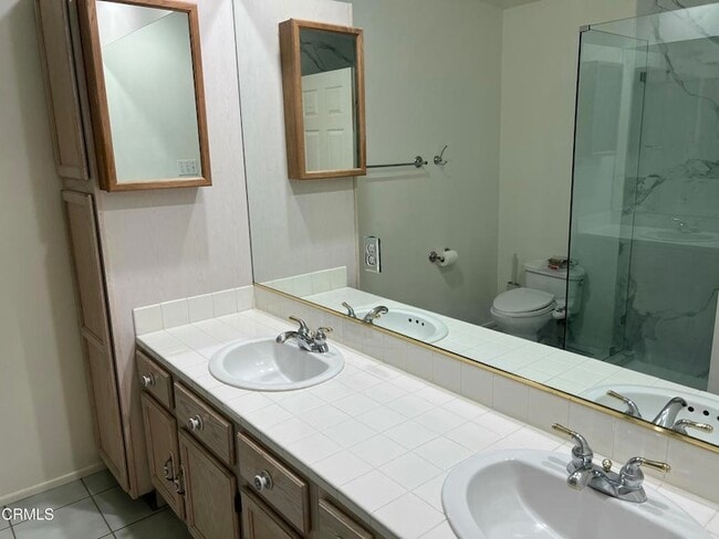 Building Photo - 5414 Palm Dr