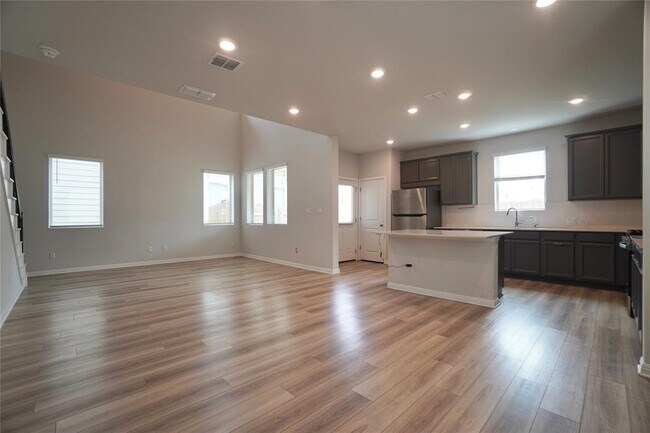 Building Photo - 2513 Danbury Ln