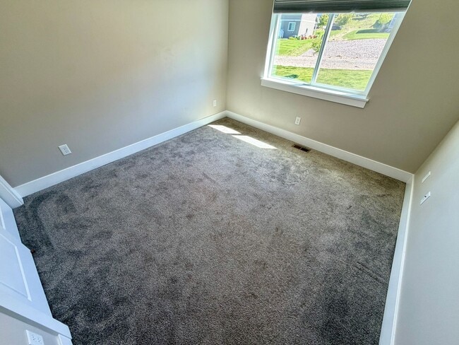 Building Photo - 3267 Cabernet Dr