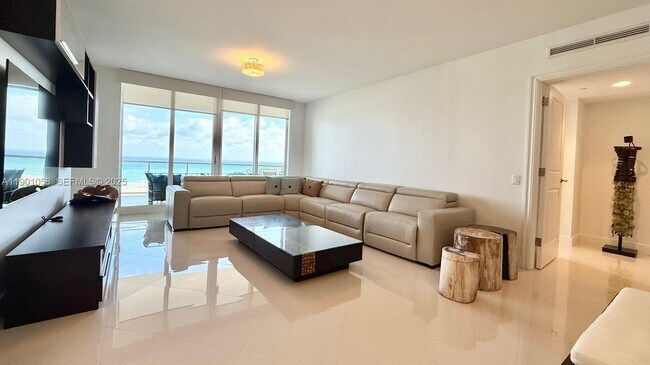 Building Photo - 2700 N Ocean Dr