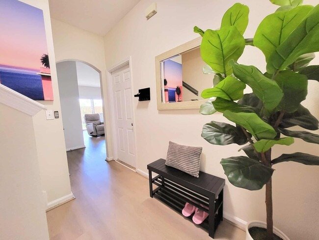 Building Photo - 5260 Collins Rd