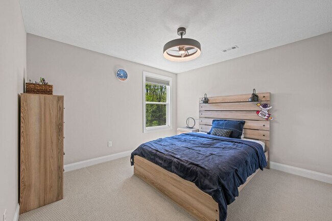 Building Photo - Modern Luxury!  Lakes of Orange Single family home