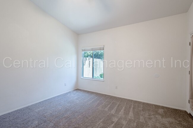Building Photo - 3 Bedroom + Office, 2 Bath Home with Solar...