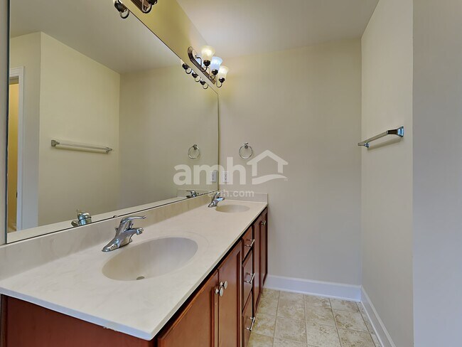 Building Photo - 2544 Griffith Meadows Dr