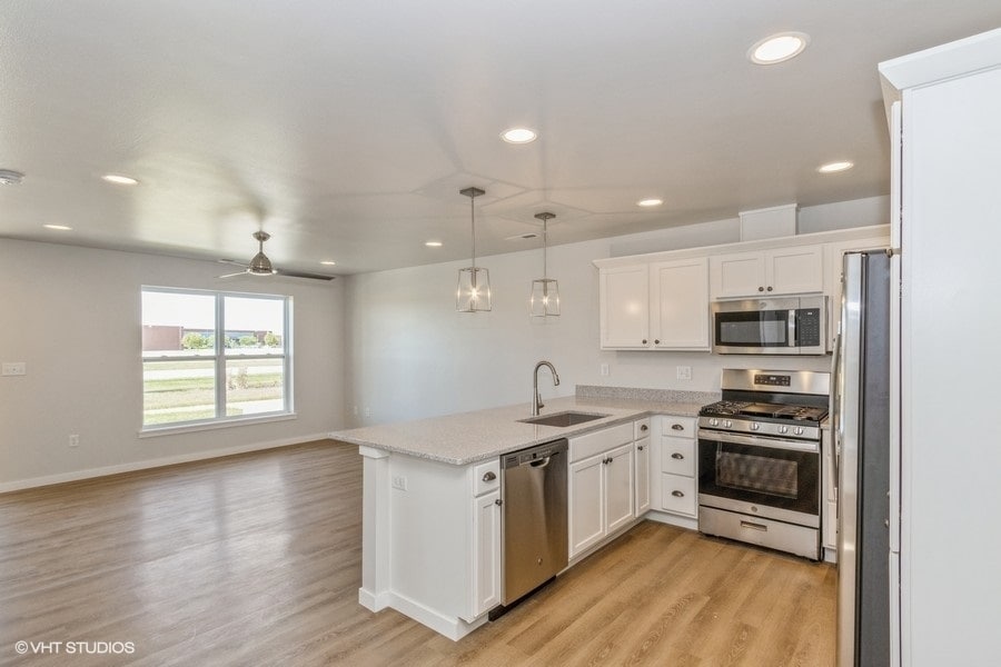 Building Photo - 2231 Saint Andrews Dr