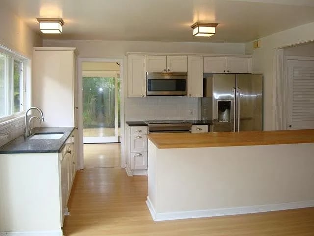 Building Photo - 7120 Naakea St