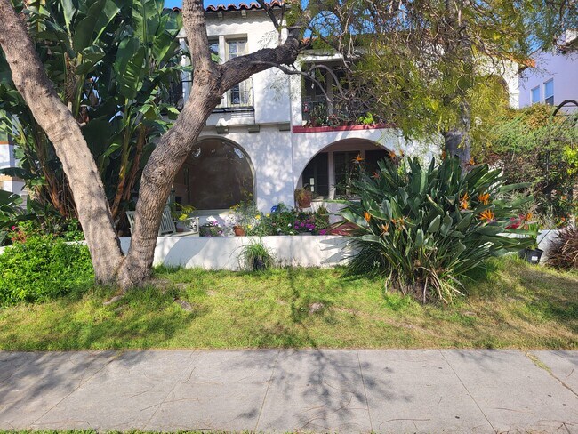 Primary Photo - 346 N Alfred St