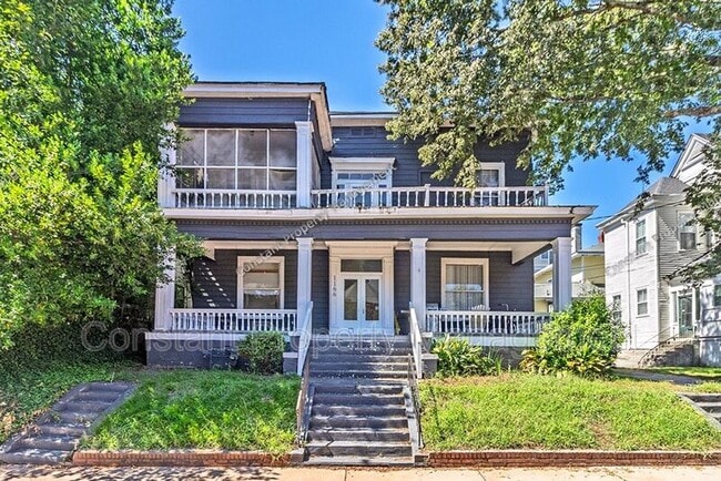 Primary Photo - 1166 Bond St