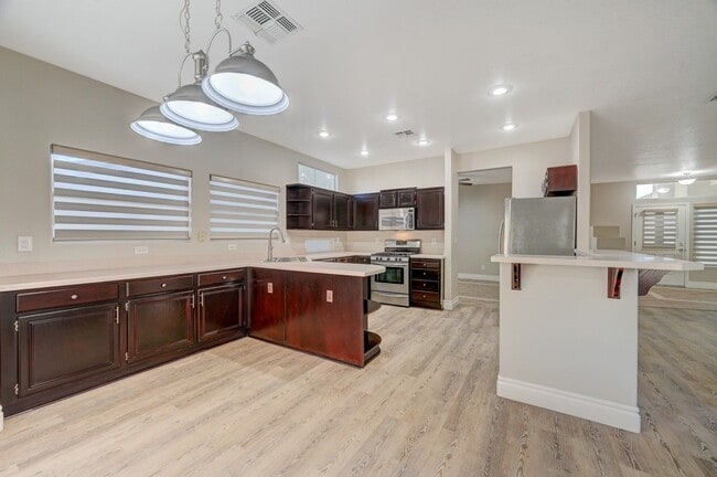 Building Photo - Marvelous Single Story, 3 Bedroom Home with NO HOA!