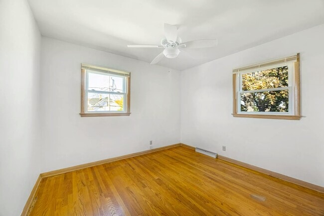 Building Photo - 2137 S 71st St