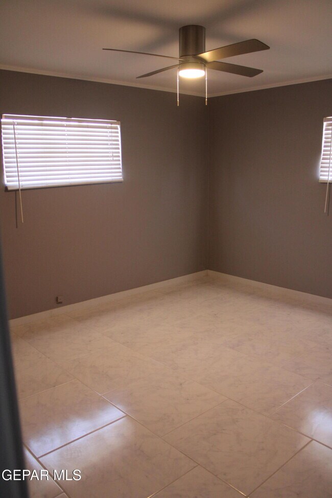 Building Photo - 1507 Dennis Cir