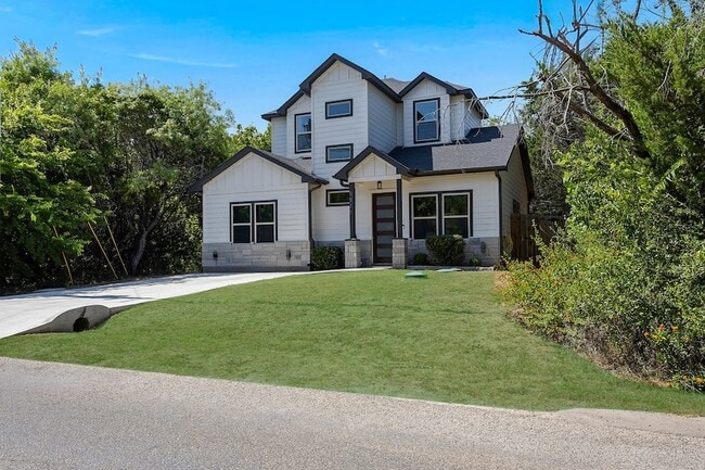 Building Photo - 5511 Black Pine Cir