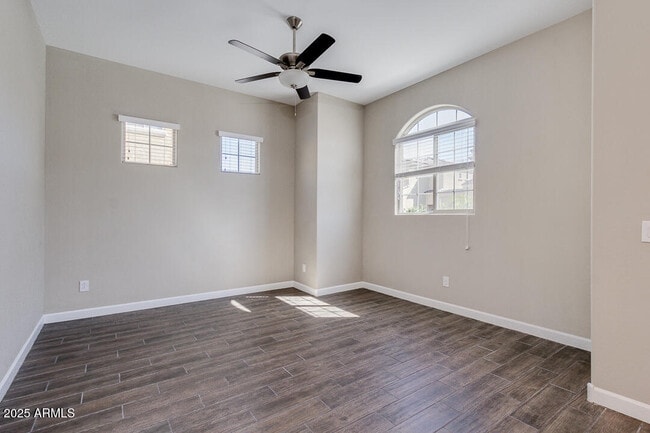 Building Photo - 1367 S Country Club Dr