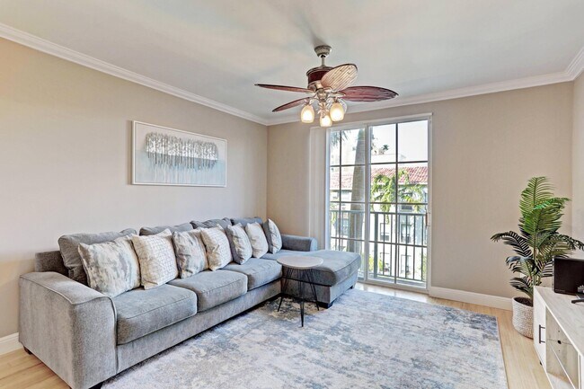 Building Photo - 630 S Sapodilla Ave