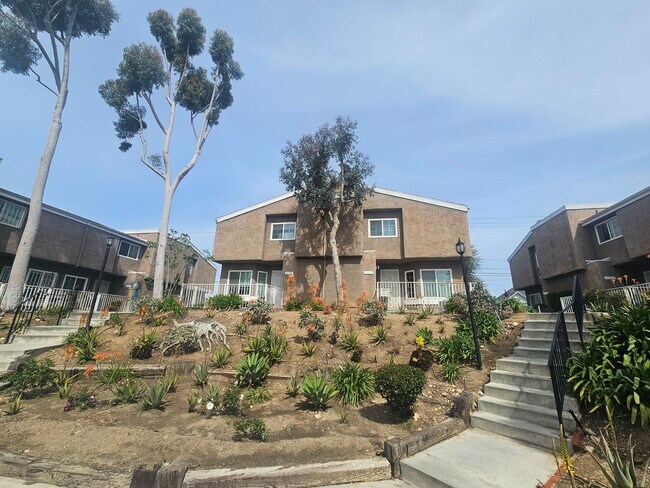 Primary Photo - 1567 W Jefferson Blvd