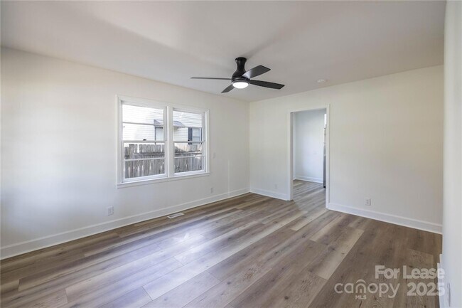 Building Photo - 413 Ackert Ave
