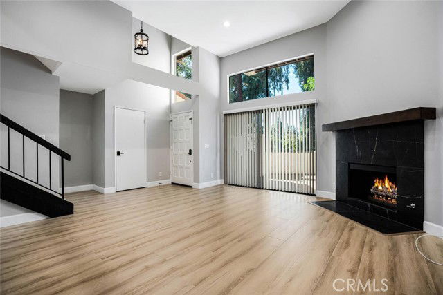 Building Photo - 5800 Owensmouth Ave