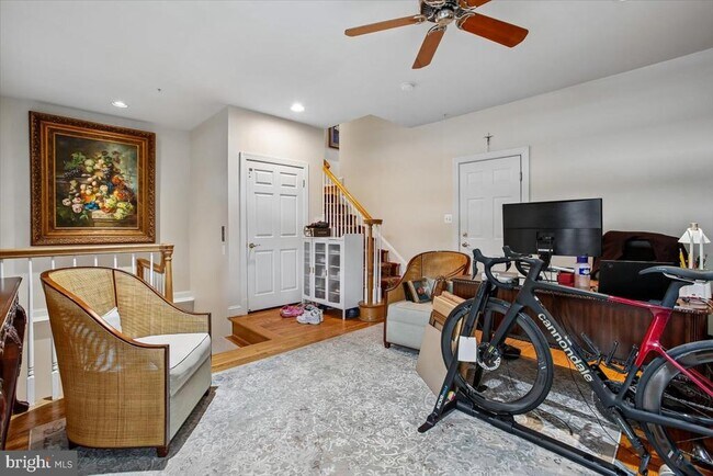 Building Photo - 1309 McLean Crest Ct