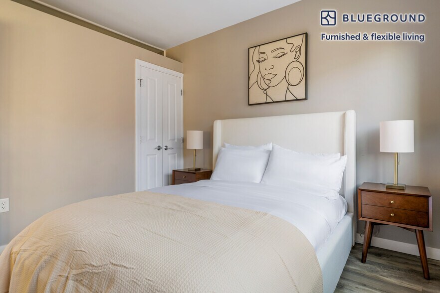 Building Photo - 10 Essex St