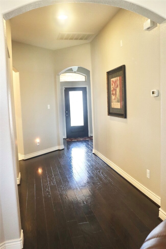 Building Photo - 5627 S Denham Ridge Ln