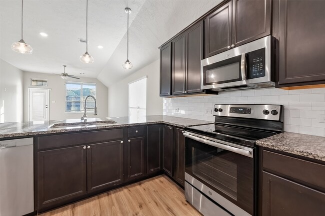 Building Photo - 151 Scenic Hills Ct