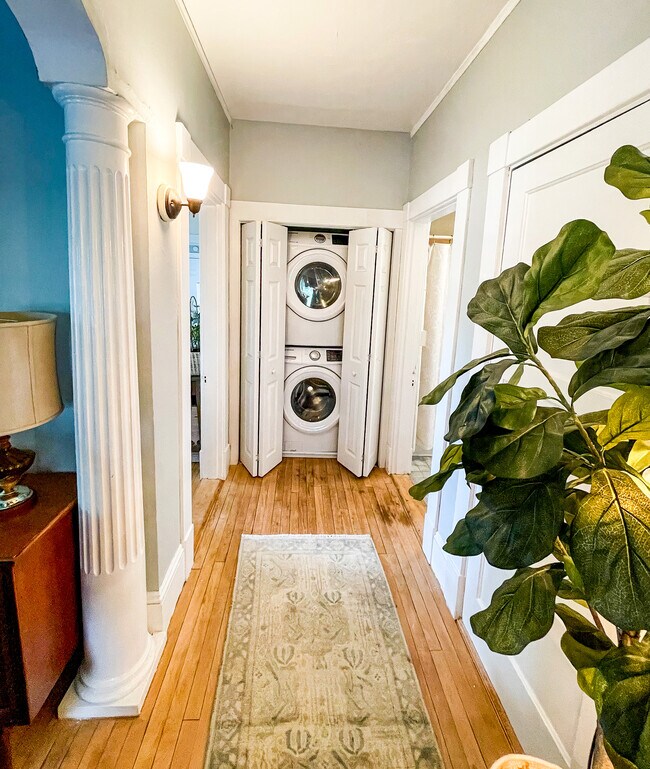 IN UNIT laundry! - 415 Highland St