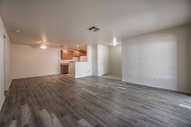 Building Photo - Upgraded & simply beautiful 3 Bedroom Condo!