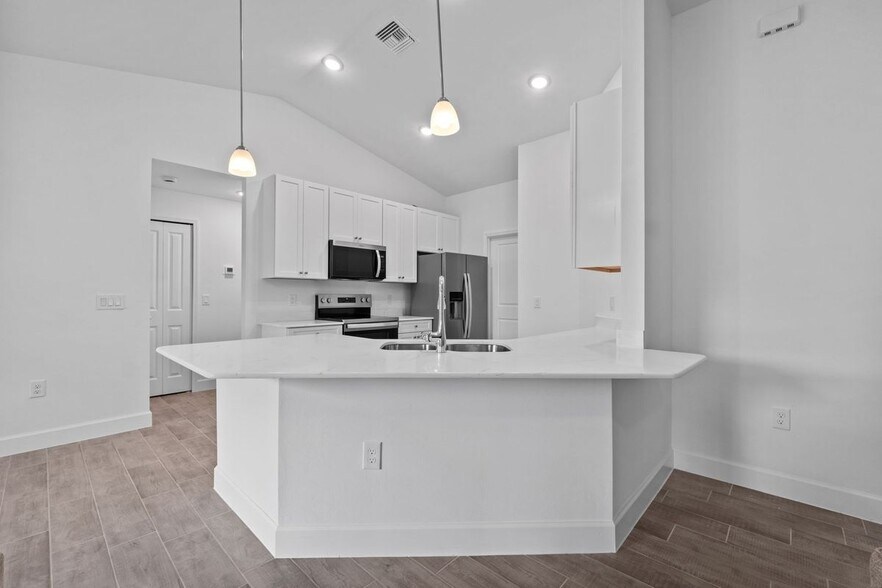 Building Photo - 2801 50th St SW