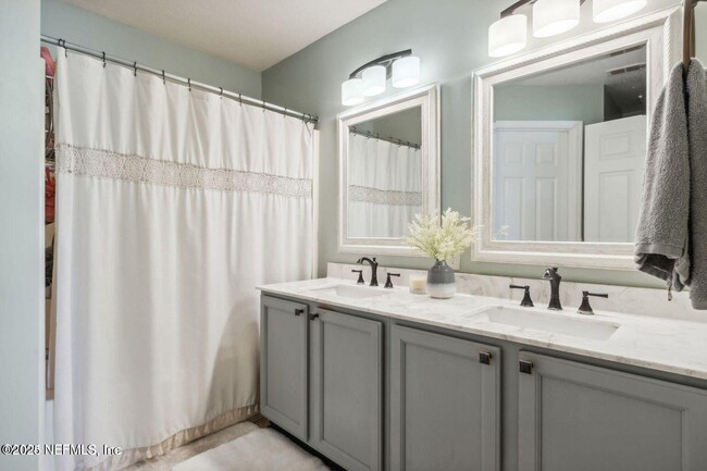 Building Photo - 11546 Twin Oaks Trail