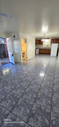 Building Photo - Cute 2 bedroom