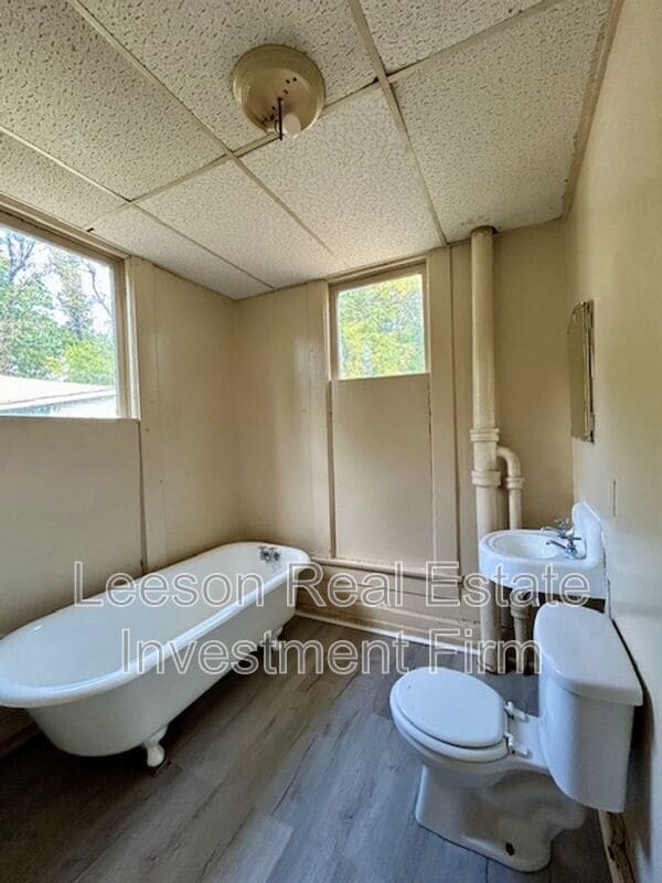 Building Photo - 2512 Merwin St