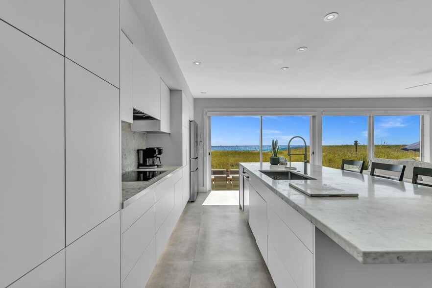 Building Photo - 604 N Ocean Blvd