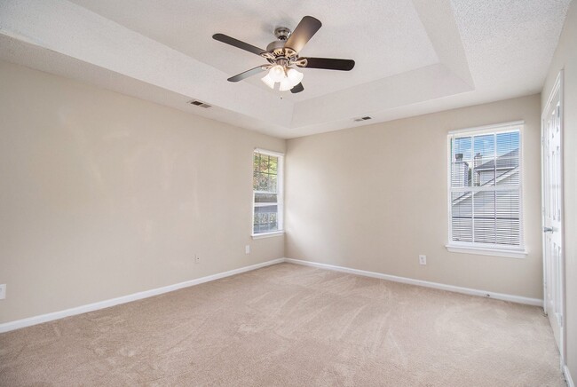 Building Photo - 4 Bedroom 2.5 Bath House