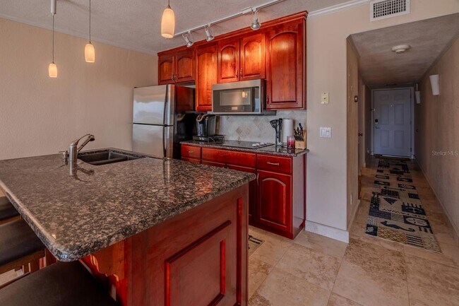 Building Photo - 2506 N Rocky Point Dr