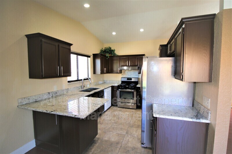 Building Photo - 82360 Priscilla Ct