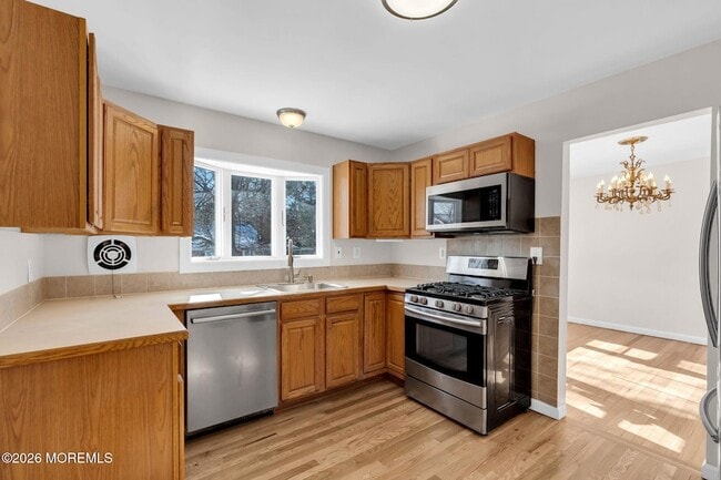 Building Photo - 7 Klein St