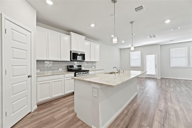 Building Photo - 1522 Beach Oak Dr