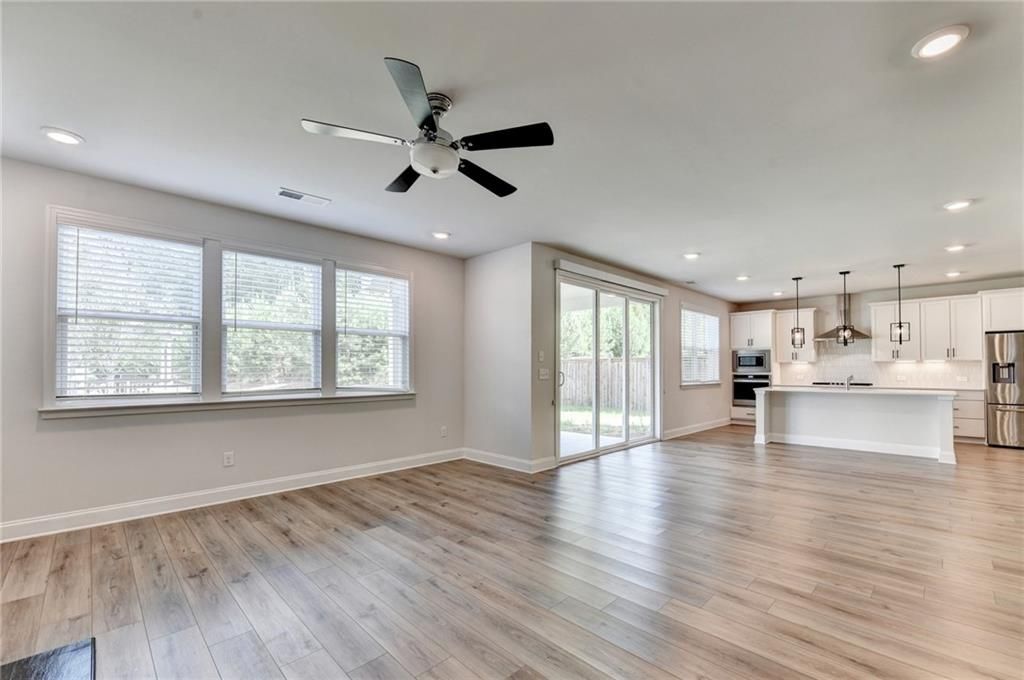 Building Photo - 3438 Long Creek Dr