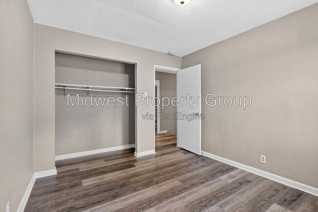 Building Photo - 10002 Kodiak Dr